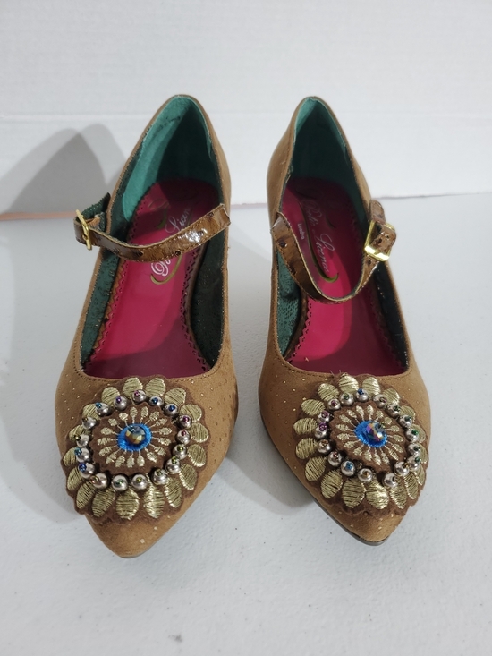 Poetic License Shoes - Poetic License Darla's Dream 6.5 Brown Mary Jane Heels Gold Embellishments